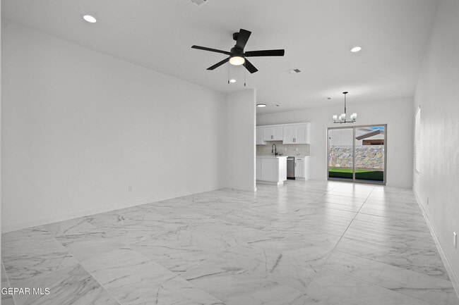 Building Photo - 15165 Destination Ave