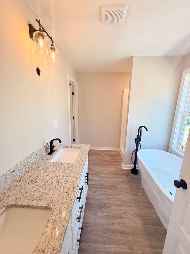Building Photo - Brand-New Construction | 4 Bed / 3 Bath