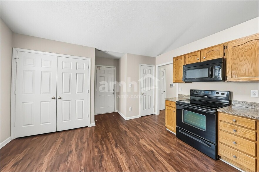 Building Photo - 2922 Cripple Creek Ct