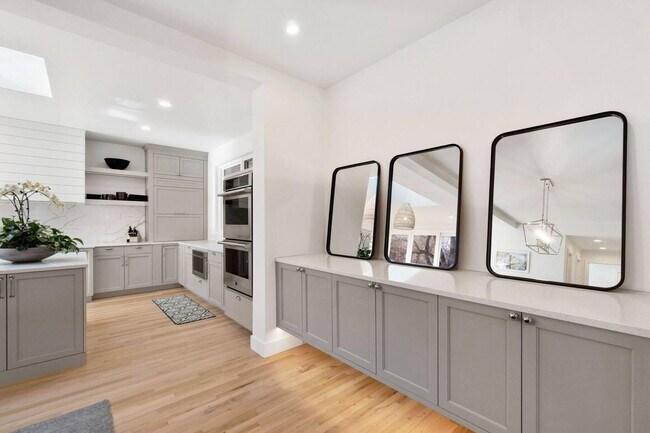 Building Photo - 1500 W Mulberry St