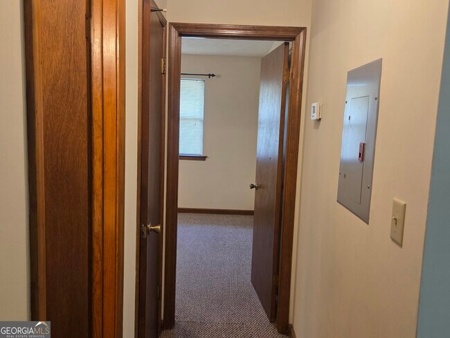 Building Photo - 8437 Pineland Dr