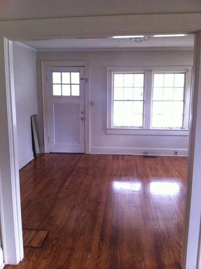 Building Photo - 160 20th St NE