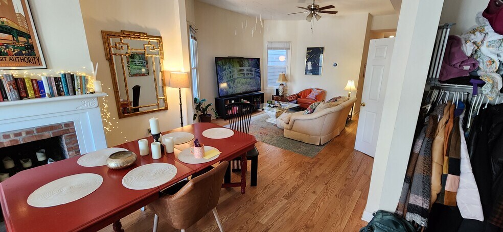 Building Photo - 2638 Wilton N Ave