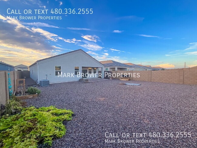 Building Photo - 5223 E Diatomite Dr