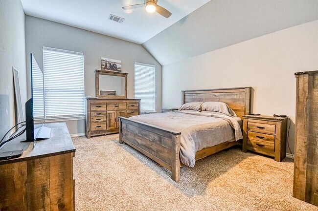 Building Photo - 2204 Alameda Park Dr