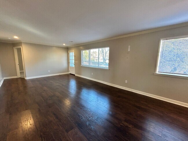 Building Photo - Charming & Spacious 3 Bed | 2 Bath Home | Updated w Large Yard!