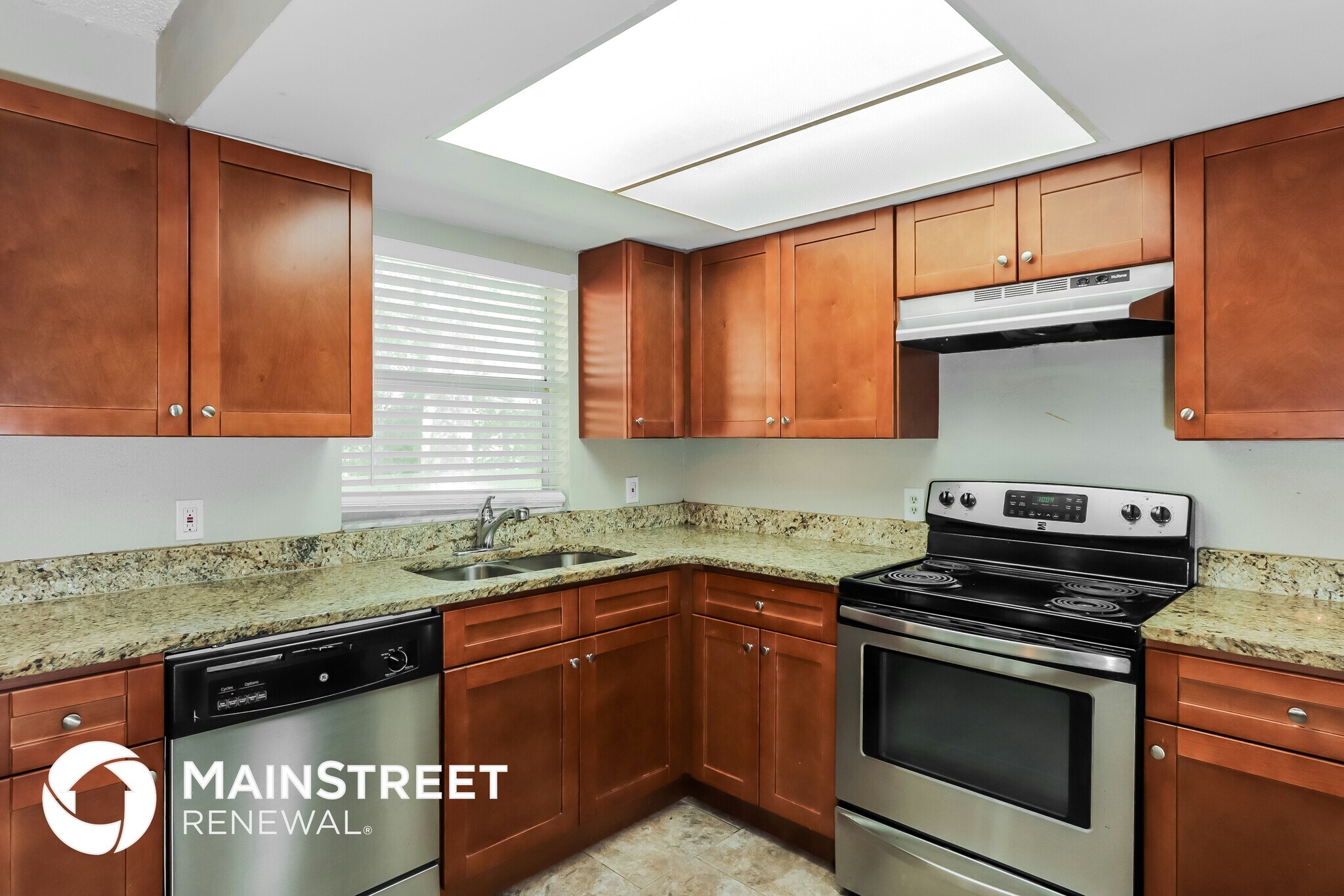 Building Photo - 1065 Kit Ct