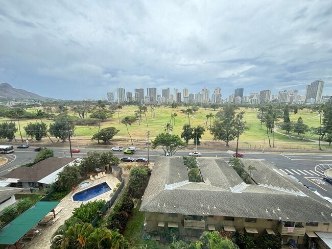 Building Photo - 8th Floor Golf Course View 2 Bed 2 Bath 1 ...
