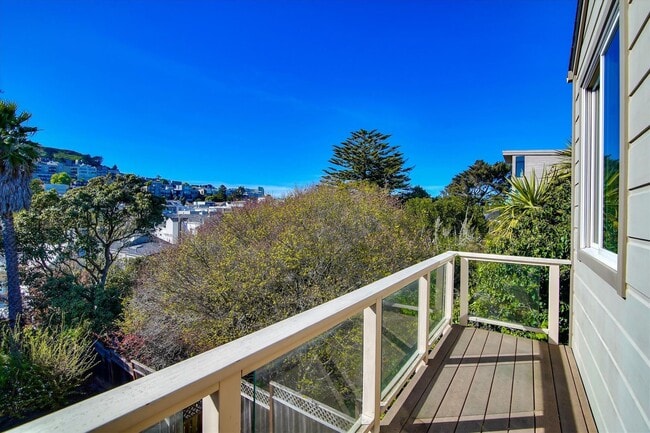 Building Photo - Fantastic, updated Noe Valley single famil...