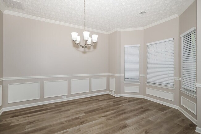 Building Photo - 162 Gabion Loop