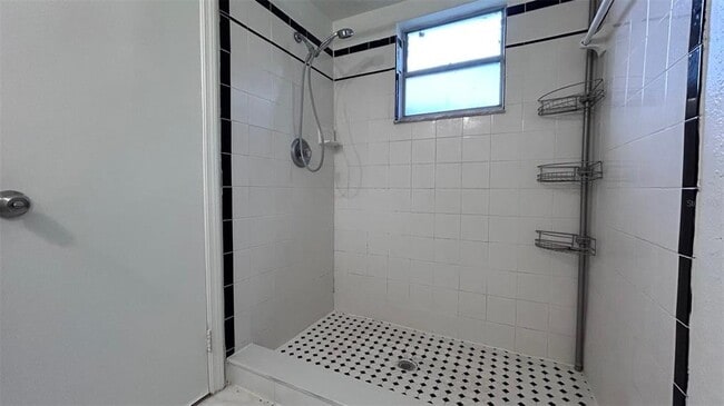 Building Photo - 12043 Rotuma St