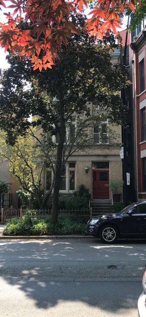 Building Photo - 2134 N Racine Ave
