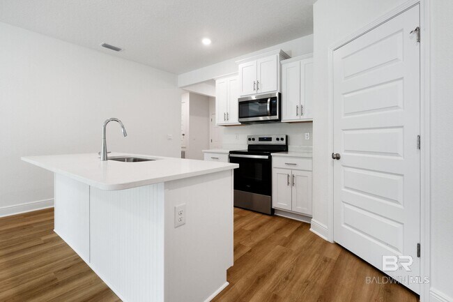 Building Photo - 12946 Grand Rpds Rd