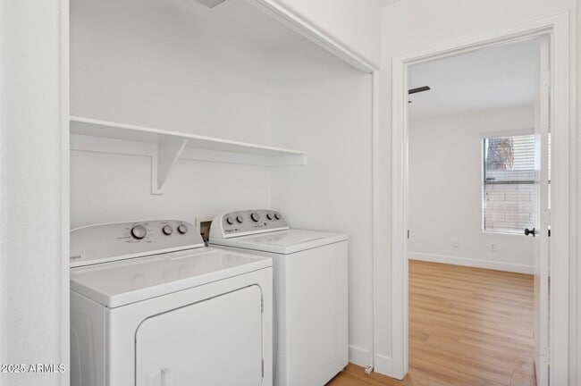 Building Photo - 2131 S Peppertree Dr