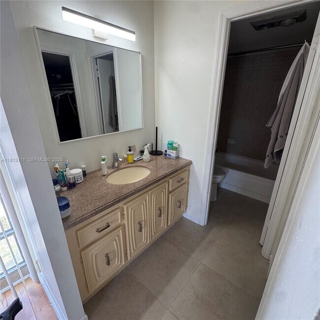 Building Photo - 7011 Environ Blvd