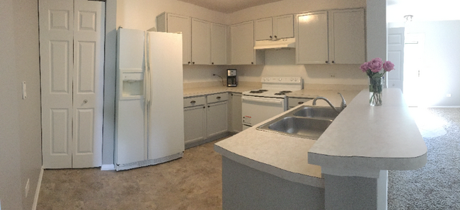 Building Photo - 815 Silverstone Dr
