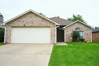 Building Photo - Beautiful 3 Bedroom, 2 Bath Home in Flint!