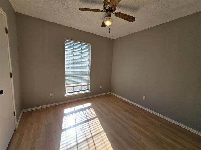 Building Photo - 877 Harvest Glen Dr