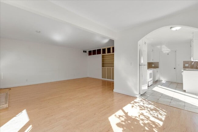 Building Photo - Three bedroom Carmel Home near ocean - Early May