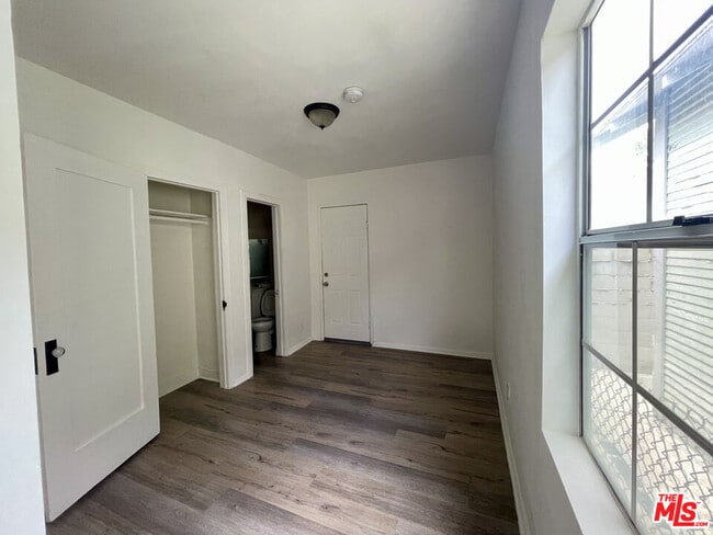 Building Photo - 4623 Wesley Ave