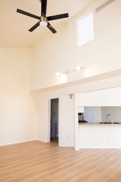 Building Photo - 984 22nd Ave