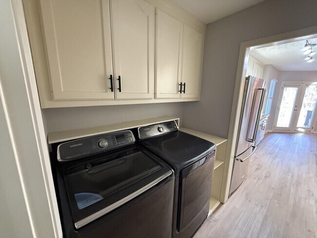 Building Photo - 34 Sassafras Grove