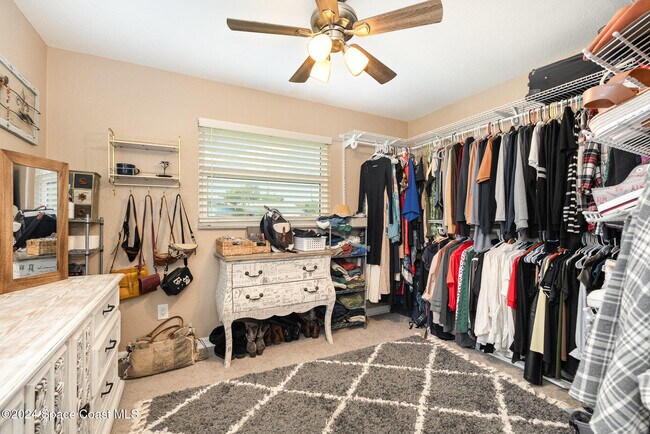 Building Photo - 800 1st St