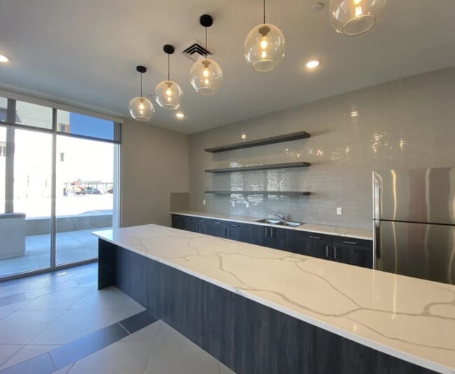 Building Photo - Willow View