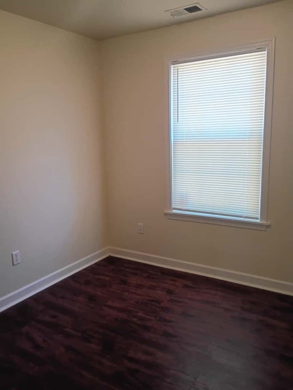 Building Photo - 2510 Kent Village Dr