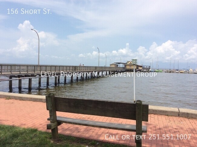 Building Photo - 156 Short St