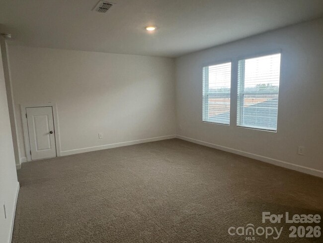 Building Photo - 1281 30th St Ln NE