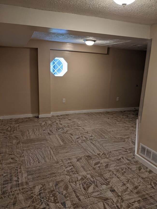 Building Photo - 5837 Curry Rd