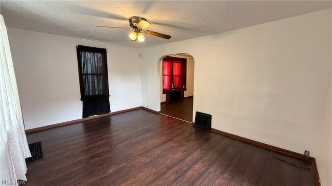 Building Photo - 987 Boone St