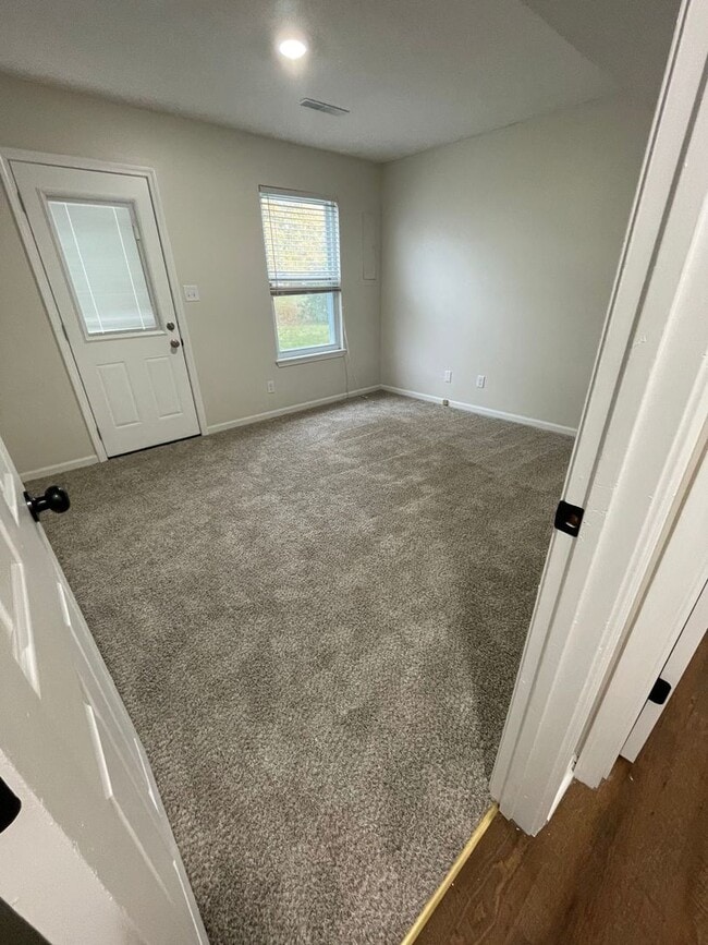 Building Photo - 3704-3706-3706 Pimlico Dr