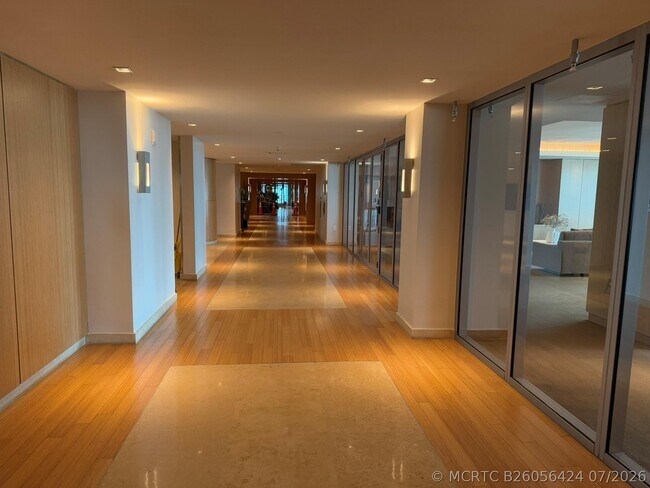 Building Photo - 900 Biscayne Blvd