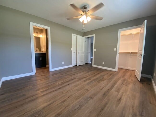 Building Photo - Beautiful Country Home For Lease!