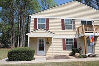 Building Photo - 1321 Surrey Ln SW