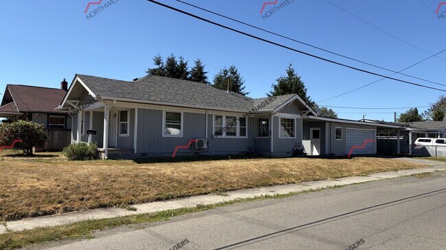 Building Photo - 927 Marion St