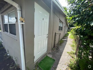Building Photo - 11XX SW 22nd Terrace
