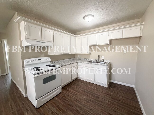 Building Photo - 3224 W 8th Ave