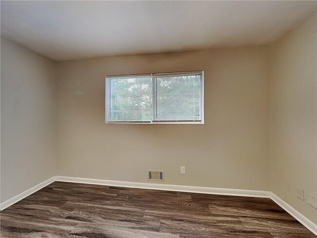 Building Photo - 5992 Monterey Dr