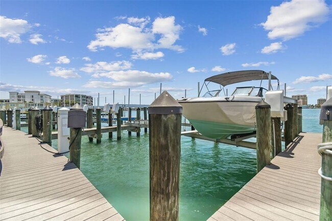 Building Photo - 200 Skiff Point