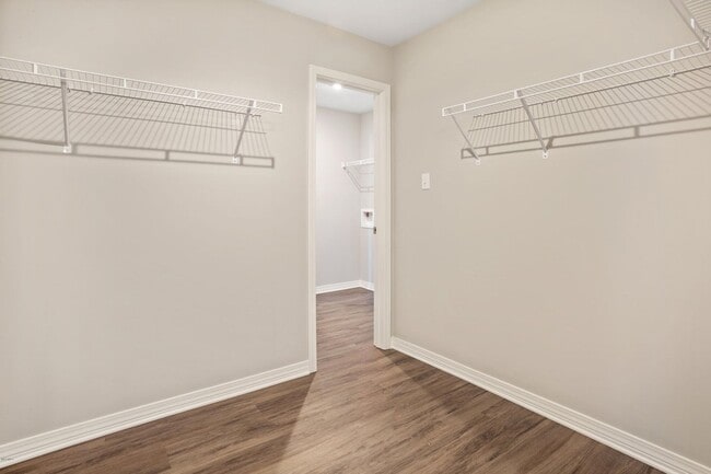 Building Photo - 3 BD 2 BA Split plan Home in the Ocean Spr...