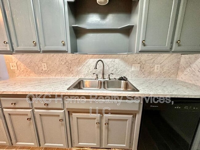 Building Photo - 8712 Rayburn Ave