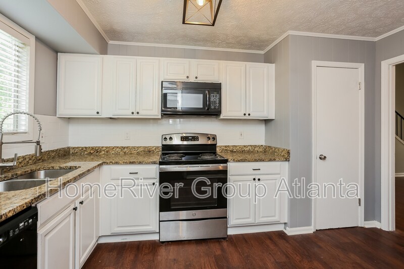 Building Photo - 6360 Ashdale Dr