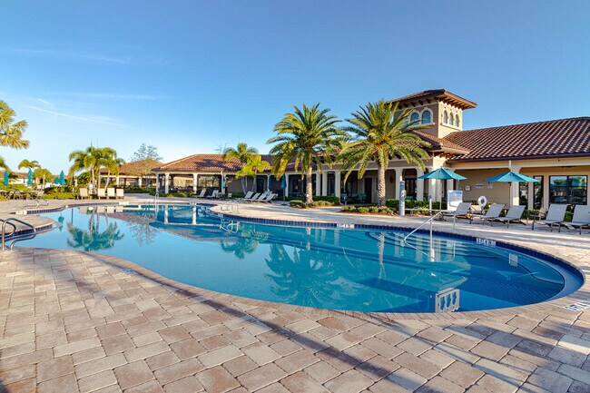 Building Photo - 740 S E Boboli Way