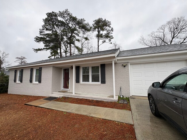 Building Photo - 20 Twin Oaks Dr