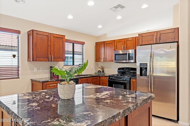 Building Photo - 4906 N Sabino Gulch Ct