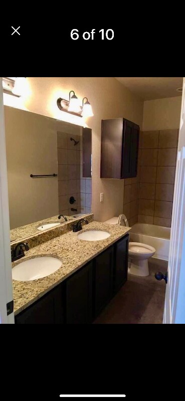 Building Photo - 720 Saengerhalle Rd