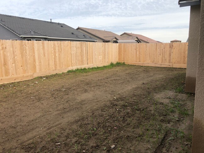 Building Photo - 483 Glendon Pl